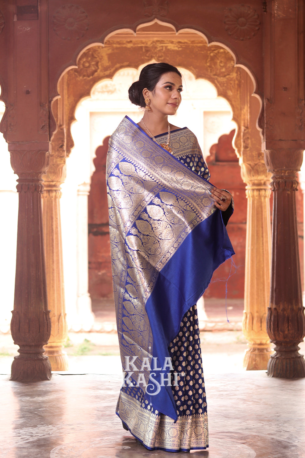 Dark Blue Hand Woven Katan Silk Saree