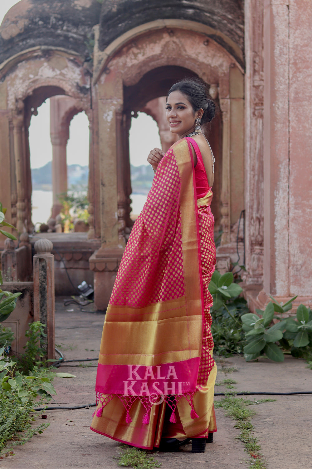 Pink Hand Woven Banarasi Cottton Silk Saree