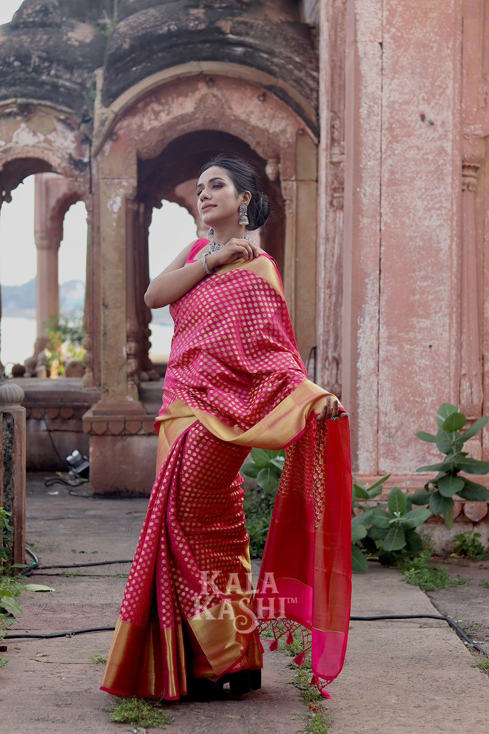 Pink Hand Woven Banarasi Cottton Silk Saree