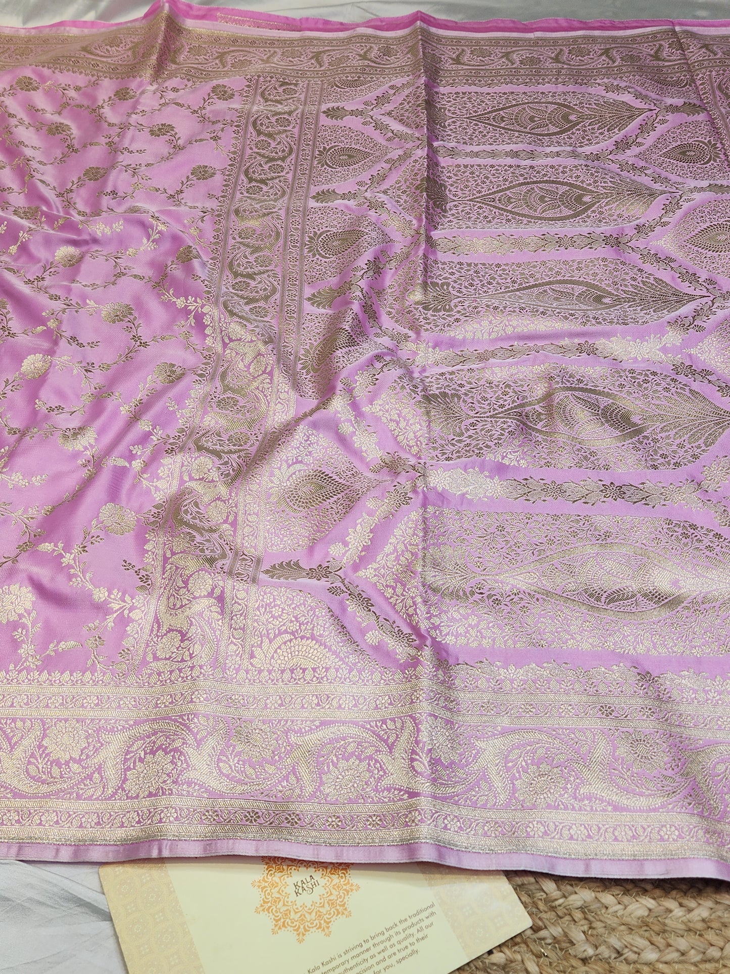 Soft Baby Pink Color Mashru Silk Banarasi Saree With Jaal Pattern
