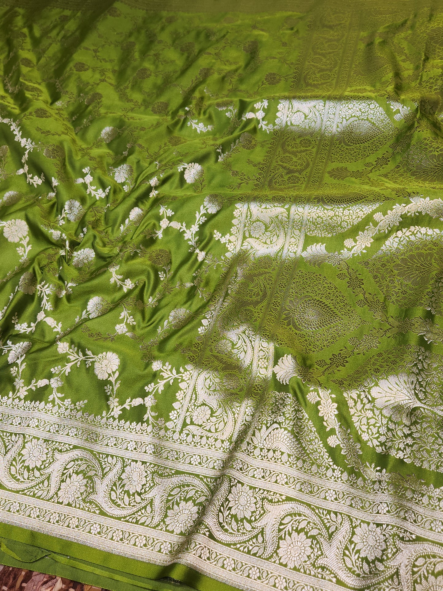 Mehandi Mashru Silk Banarasi Saree Jaal Pattern
