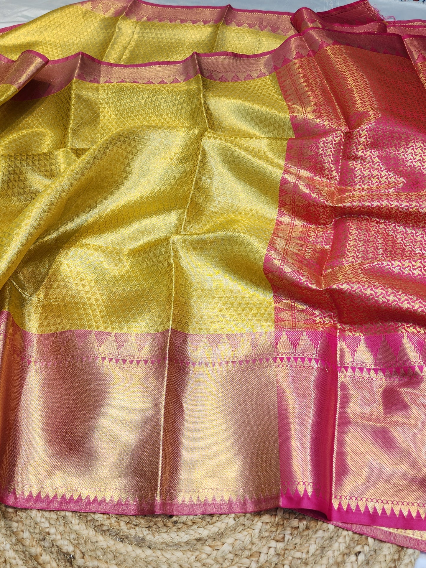 TISSUE SILK DUAL CONTRAST BORDER CELEBRITY INSPIRED BROCADE SAREE