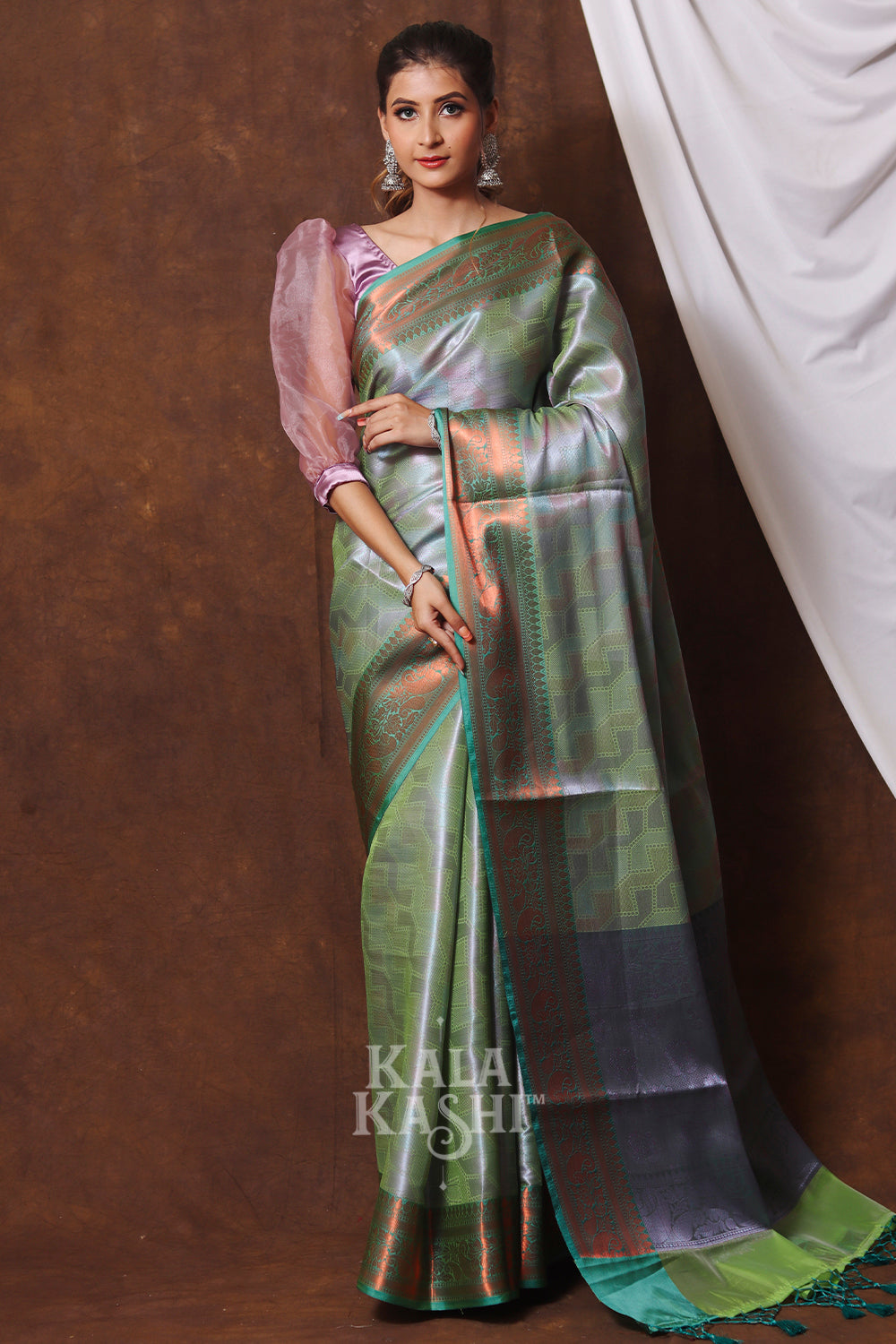 Elegant Green Hand Woven Kanjivaram Silk Saree