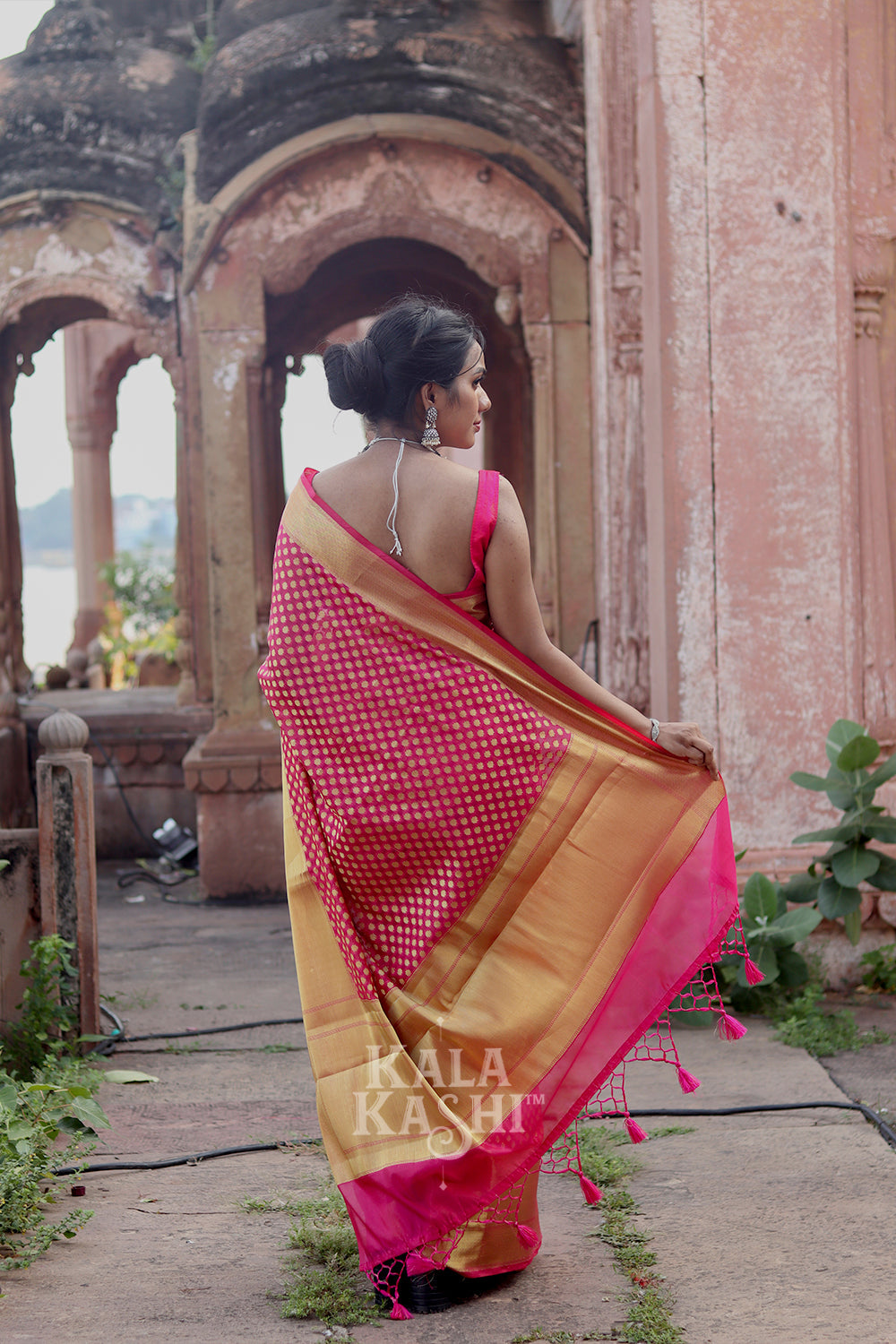 Pink Hand Woven Banarasi Cottton Silk Saree