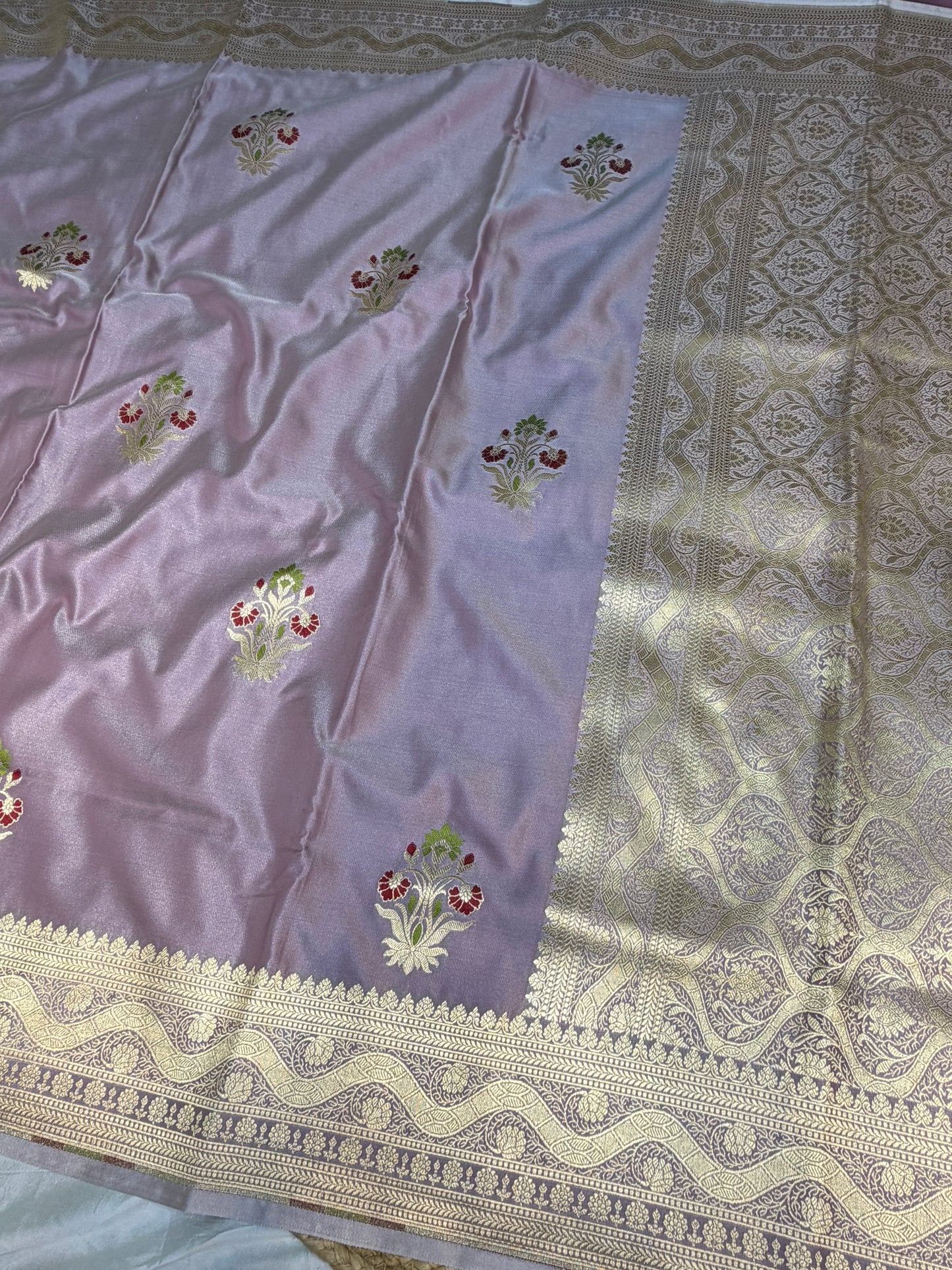 Light Maufe Banarasi Mashru Silk Banarasi Saree With Meena bootas