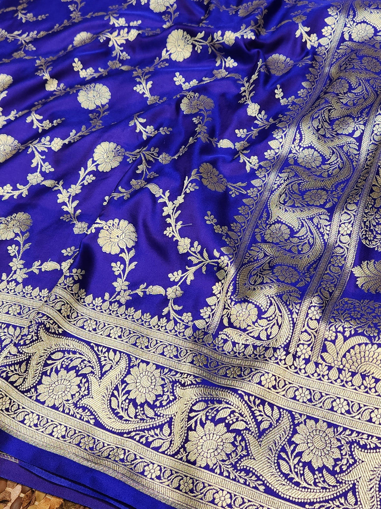 Violet purple Mashru Silk Banarasi Saree Mughal Jaal Pattern