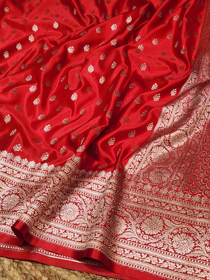 Mesmerizing Red Mashru Silk Saree