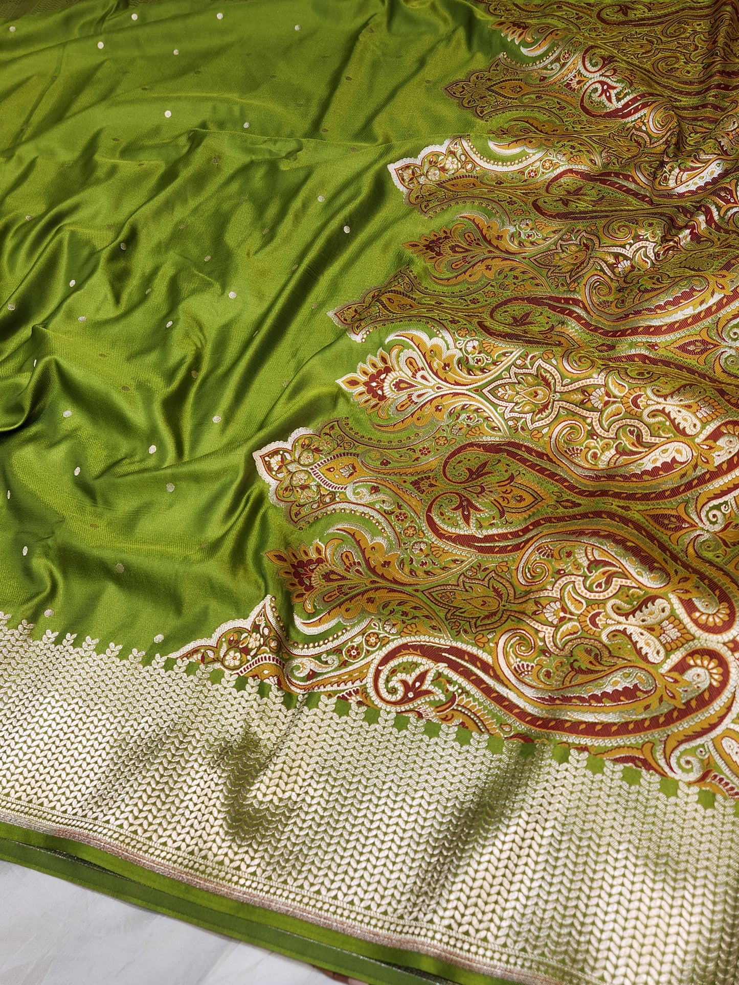 Kimkhab mashru silk saree with all over booti