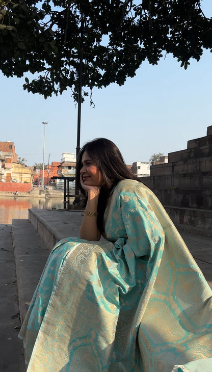 Sea Green Mashru Silk Banarasi Saree With Jaal Pattern