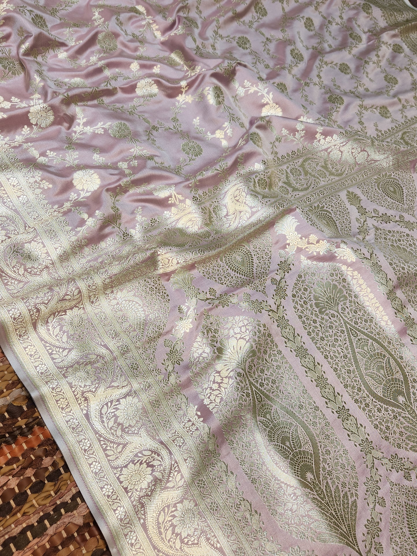 Lavender Mashru Silk Banarasi Saree With Jaal Pattern