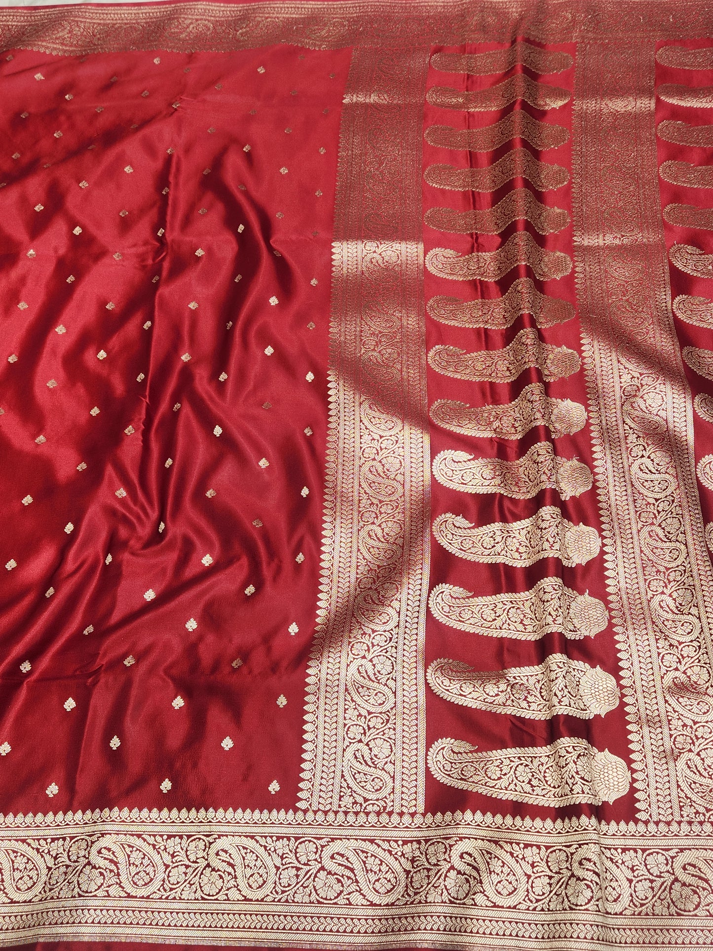 Mesmerizing Maroon Mashru Silk Saree