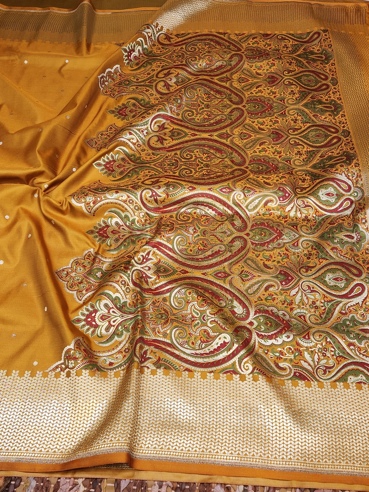 Kimkhab mashru silk saree with all over booti
