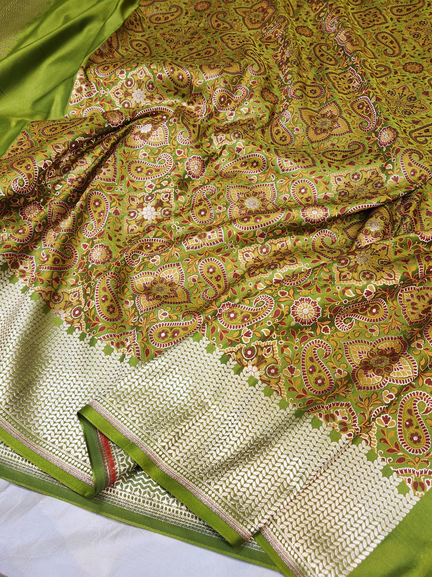 Kimkhab mashru silk saree with all over booti