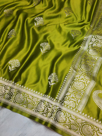 Mesmerizing Mehandi Green Mashru Silk Saree