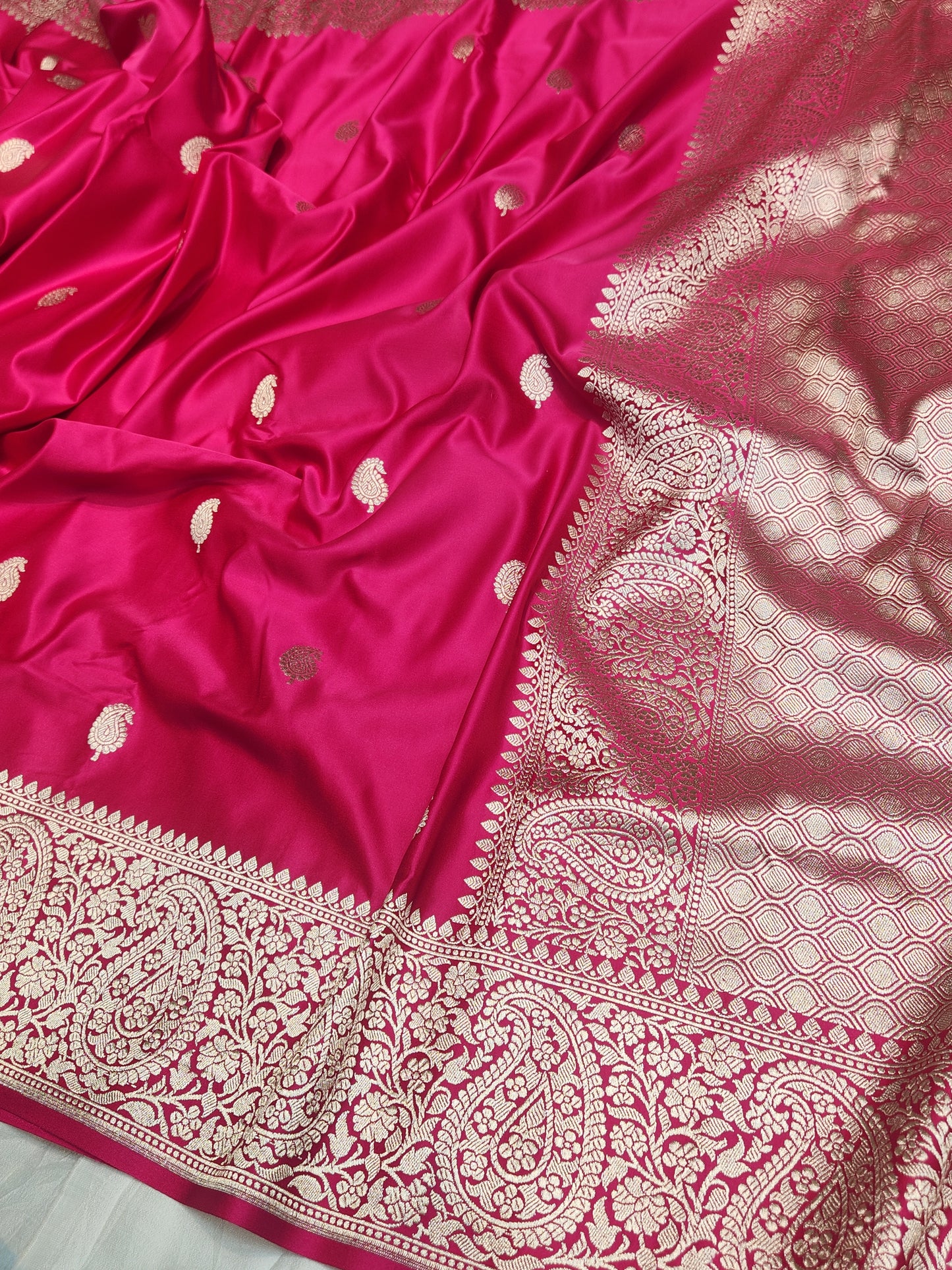 Mesmerizing Rani pink Mashru Silk Saree