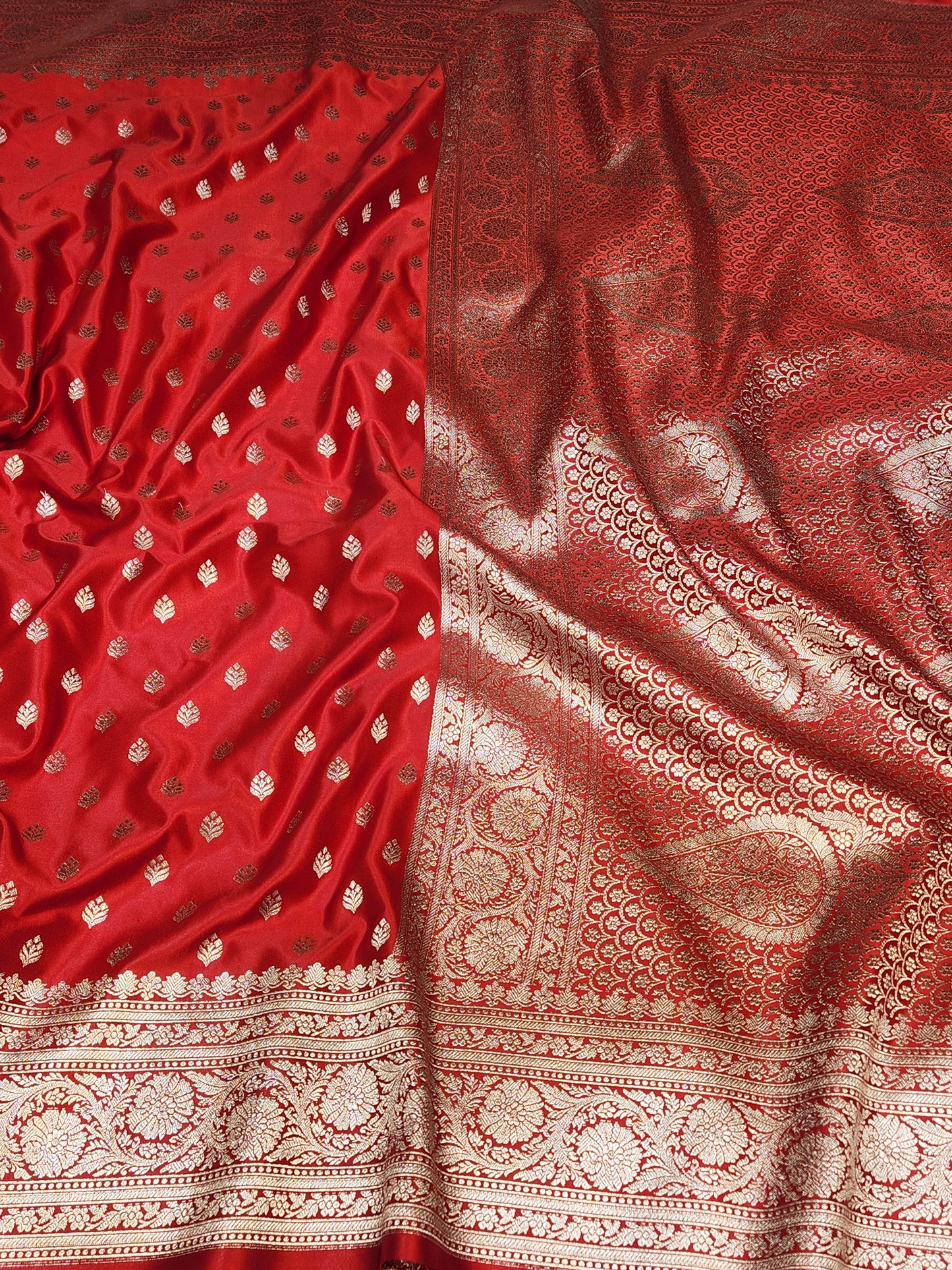 Mesmerizing Red Mashru Silk Saree