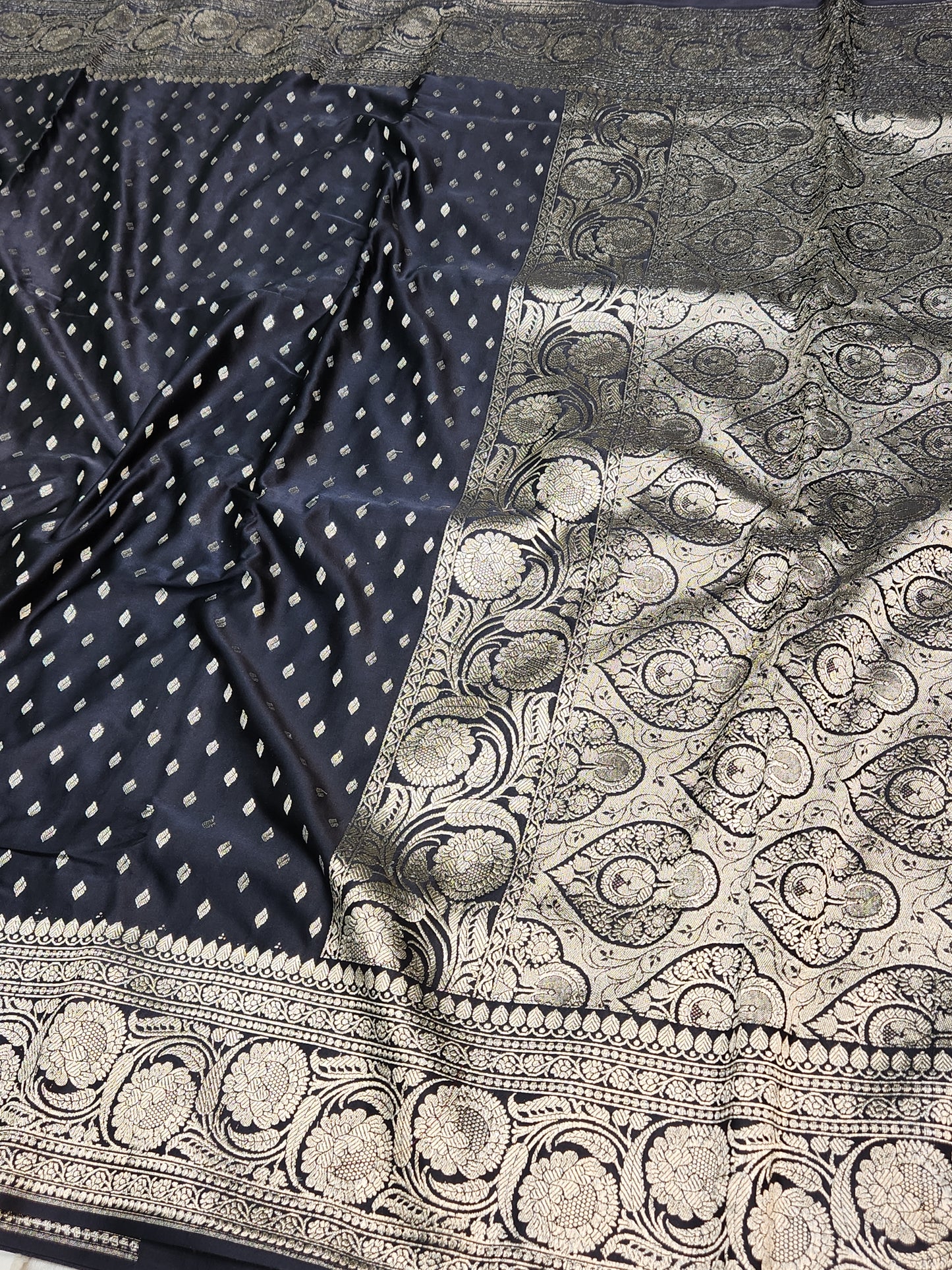 Mesmerizing Black Mashru Silk Saree