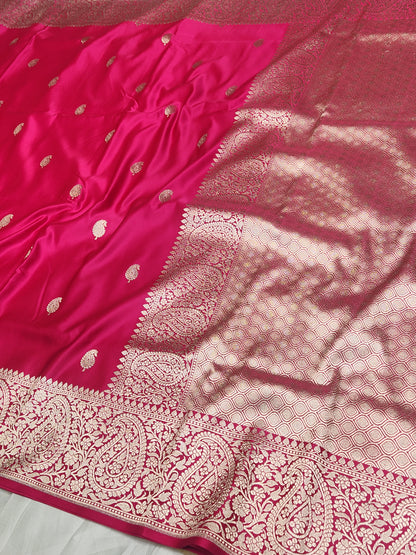 Mesmerizing Rani pink Mashru Silk Saree