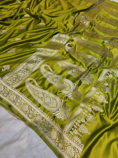 Mesmerizing Mehandi Green Mashru Silk Saree