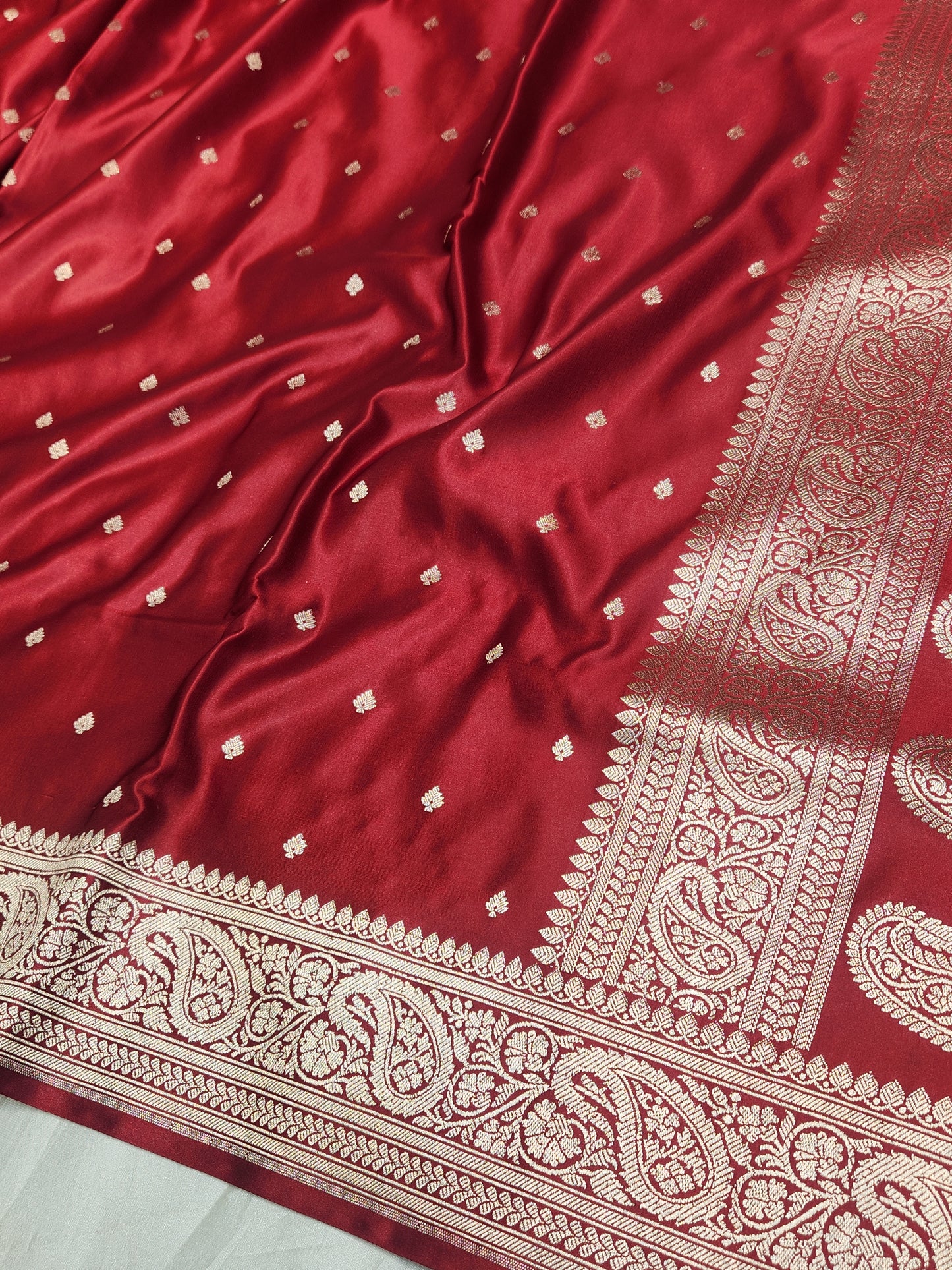 Mesmerizing Maroon Mashru Silk Saree