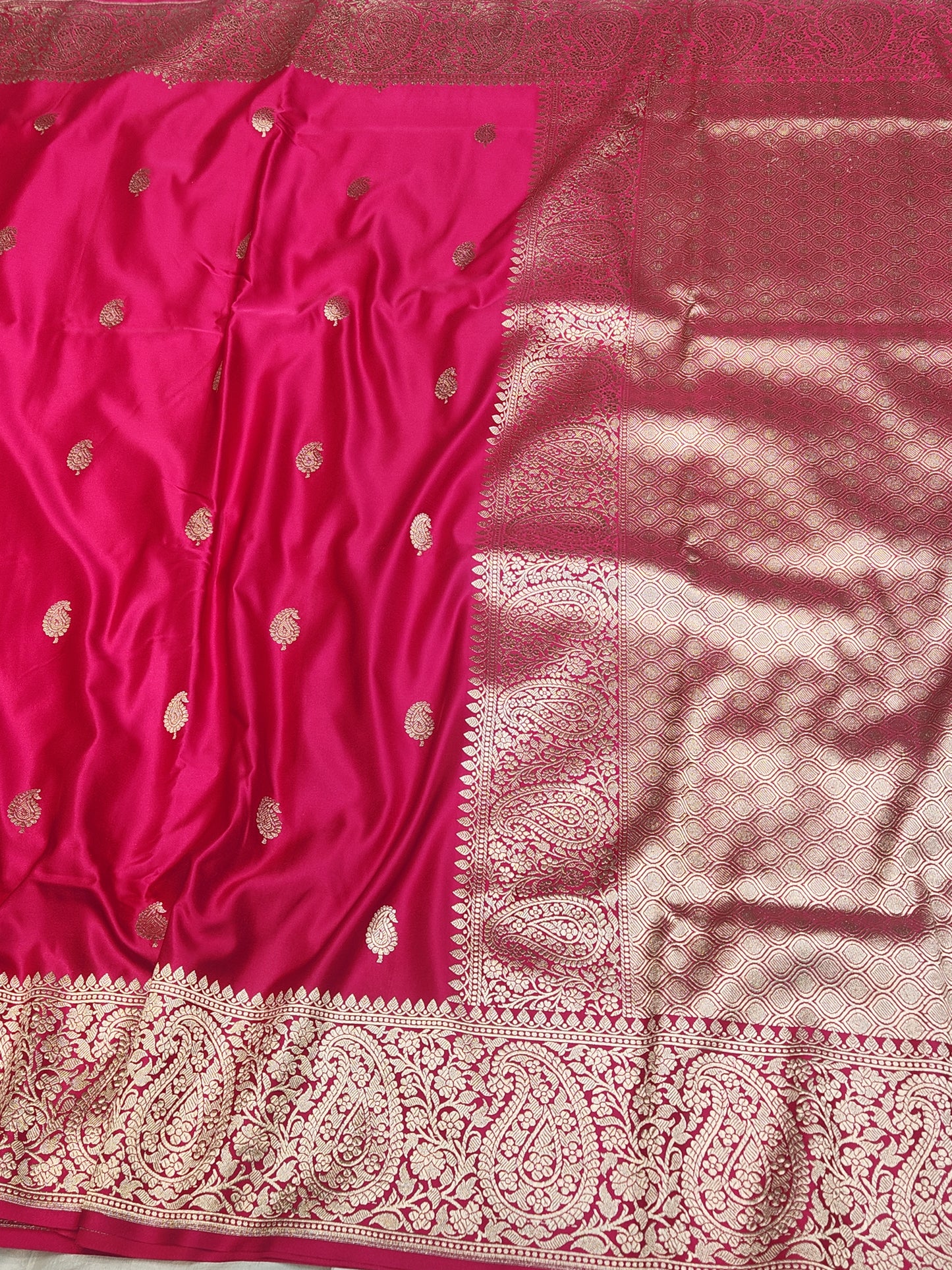 Mesmerizing Rani pink Mashru Silk Saree
