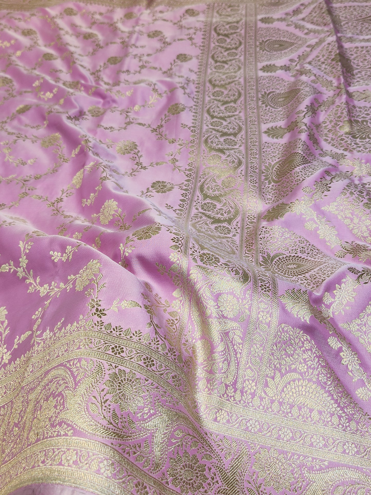 Soft Baby Pink Color Mashru Silk Banarasi Saree With Jaal Pattern