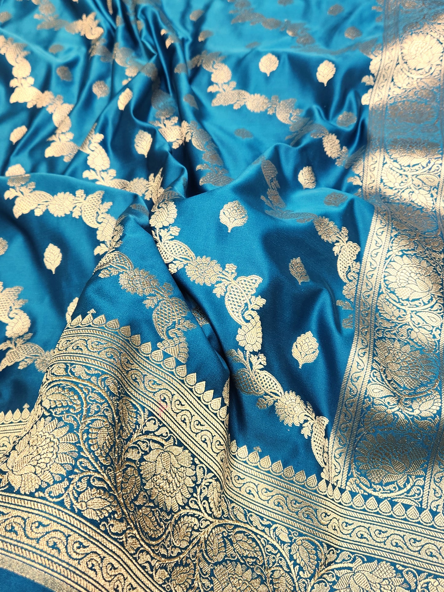 Mesmerizing german blue Mashru Silk Saree