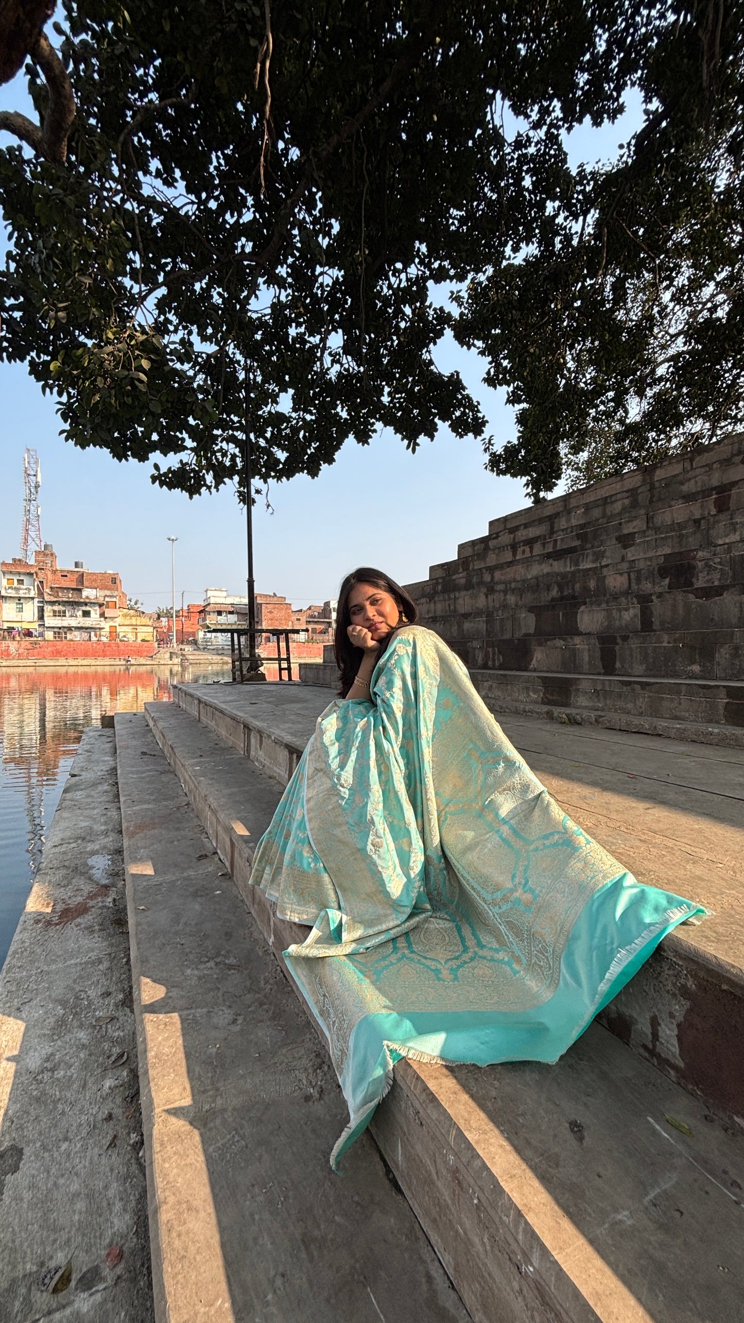 Sea Green Mashru Silk Banarasi Saree With Jaal Pattern
