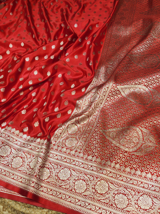Mesmerizing Red Mashru Silk Saree