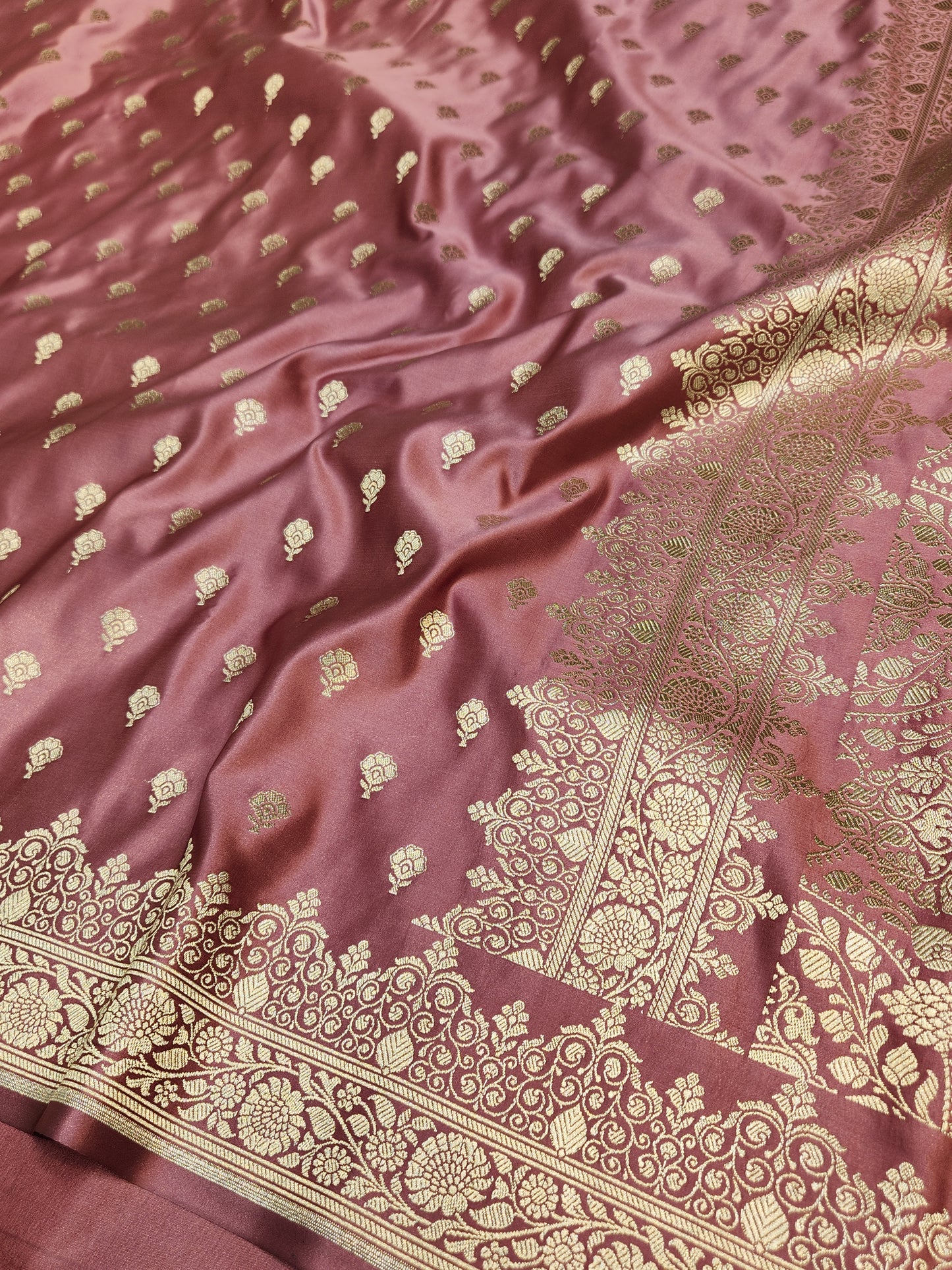 Mesmerizing Peach Mashru Silk Saree